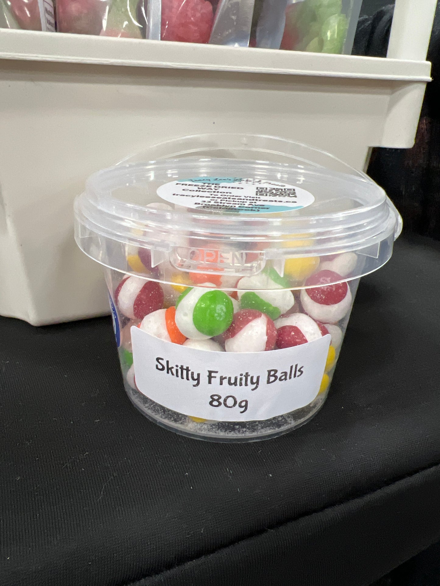 Skitty Fruity Balls Pail